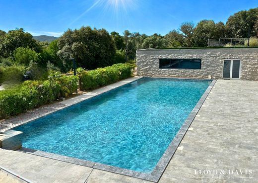 Apartment / Etagenwohnung in Porto-Vecchio, Südkorsika