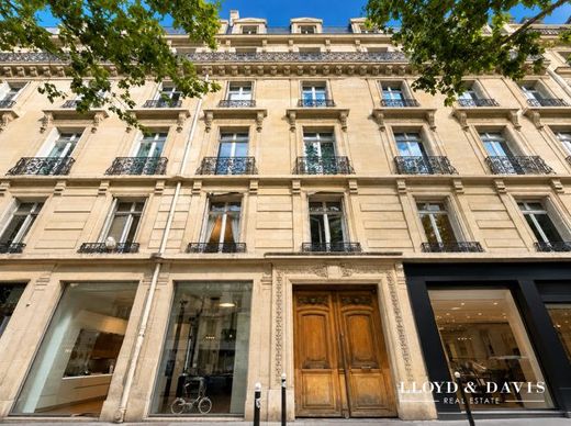 Apartment in Saint-Germain, Odéon, Monnaie, Paris