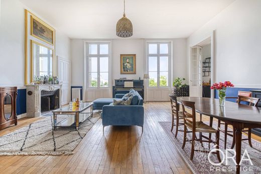 Apartment / Etagenwohnung in Angers, Maine-et-Loire