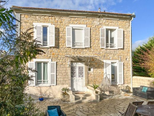 Πολυτελή κατοικία σε Saint-Ouen-l'Aumône, Val d'Oise