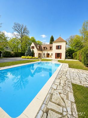 Luxus-Haus in Chantilly, Oise