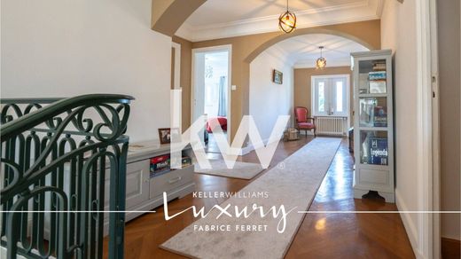 Zamek w Pont-du-Château, Puy-de-Dôme