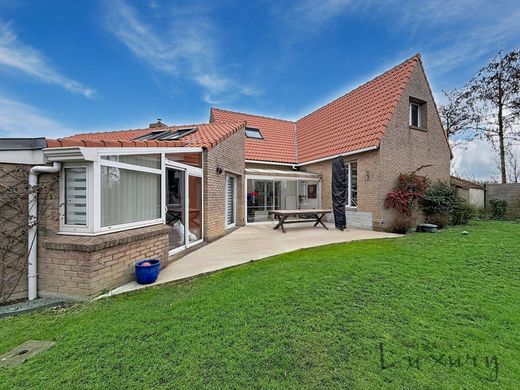 Элитный дом, Leffrinckoucke, North