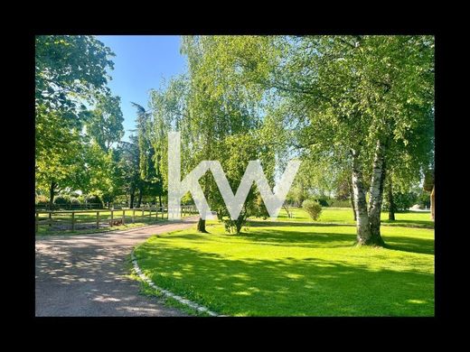 Luxury home in Montbrison, Loire