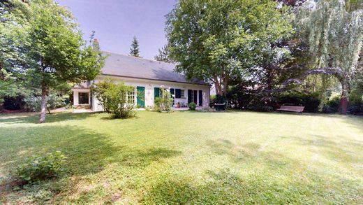 Luxury home in Marolles-en-Brie, Val-de-Marne