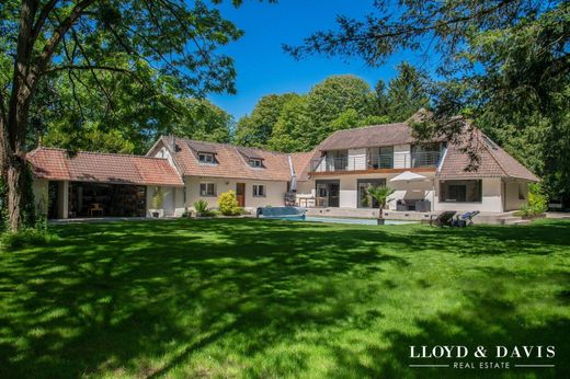 Luxury home in Lamorlaye, Oise