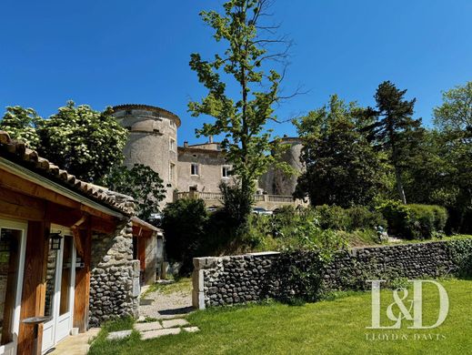 قلعة ﻓﻲ Chomérac, Ardèche
