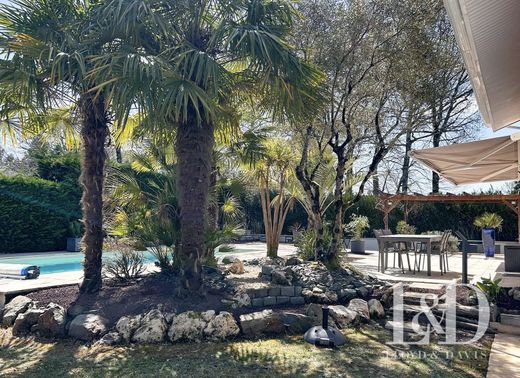 Πολυτελή κατοικία σε Saint-Jean-d'Illac, Gironde