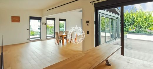 Luksusowy dom w Suresnes, Hauts-de-Seine