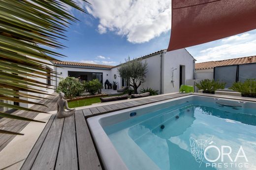 Luxury home in La Rochelle, Charente-Maritime