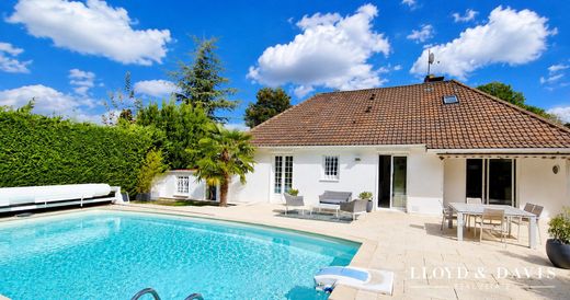 Luxury home in Viarmes, Val d'Oise