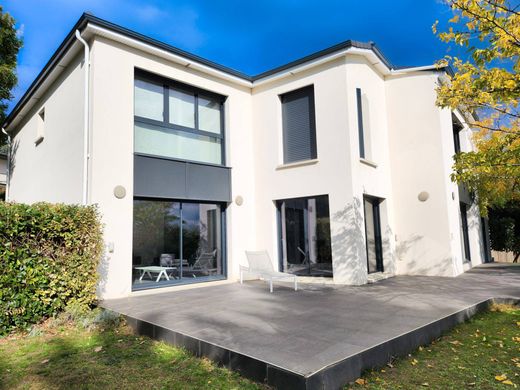 Verrières-le-Buisson, Essonneの高級住宅