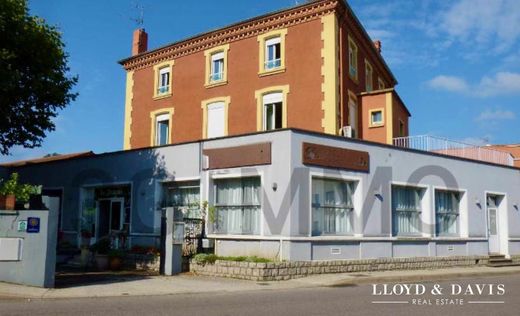 Wohnkomplexe in Tournon-sur-Rhône, Ardèche