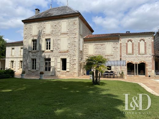 Casa di lusso a Agen, Lot-et-Garonne