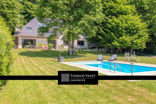 Luxury home in Montagnat, Ain