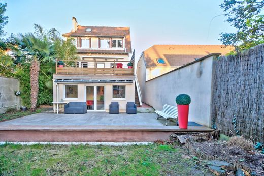 Luxury home in Le Chesnay, Yvelines