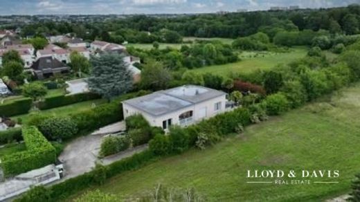 Luxury home in Saulx-les-Chartreux, Essonne