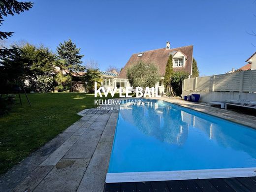 Luksusowy dom w Saint-Rémy-lès-Chevreuse, Yvelines