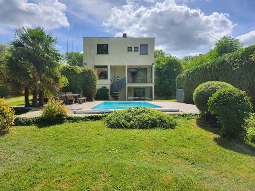 Luxury home in Ballancourt-sur-Essonne, Essonne