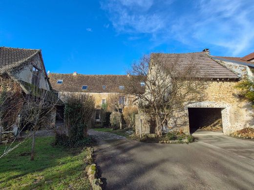 منزل ﻓﻲ Leuville-sur-Orge, Essonne