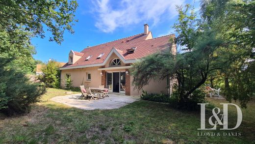 Luxe woning in Forges-les-Bains, Essonne