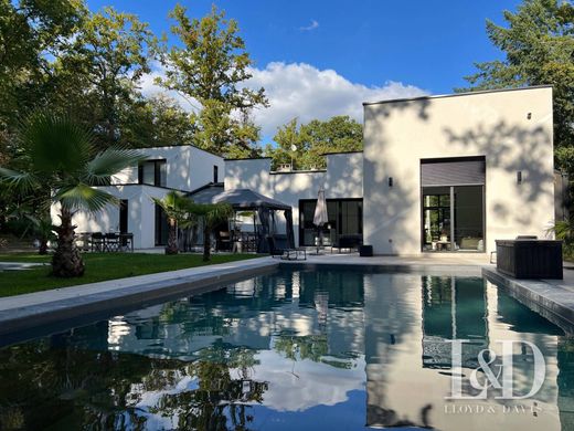 Luxury home in Roissy-en-France, Val d'Oise