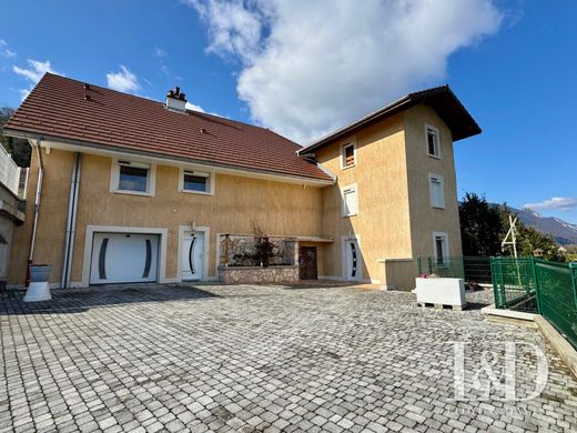 Maison de luxe à La Motte-Servolex, Savoie