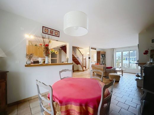 Luxury home in Olivet, Loiret