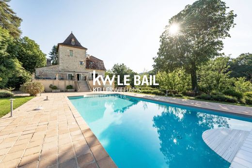 Luxury home in Puy-l'Évêque, Lot
