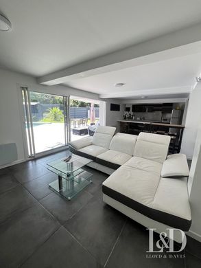 Casa di lusso a Pessac, Gironda