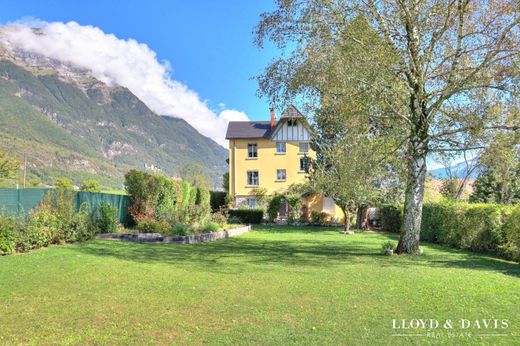 Luxury home in Saint-Pierre-d'Albigny, Savoy