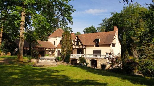 Casa di lusso a Poigny-la-Forêt, Yvelines