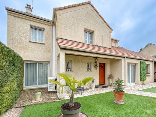 Luxury home in Pontoise, Val d'Oise