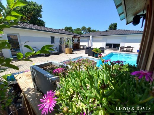 Luxury home in Lacanau, Gironde