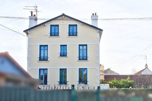 Luxury home in Nanterre, Hauts-de-Seine