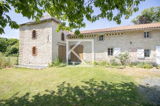 호화 저택 / Chantonnay, Vendée