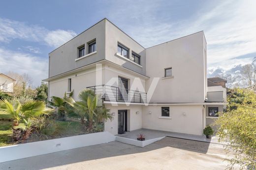 Luxury home in L'Haÿ-les-Roses, Val-de-Marne