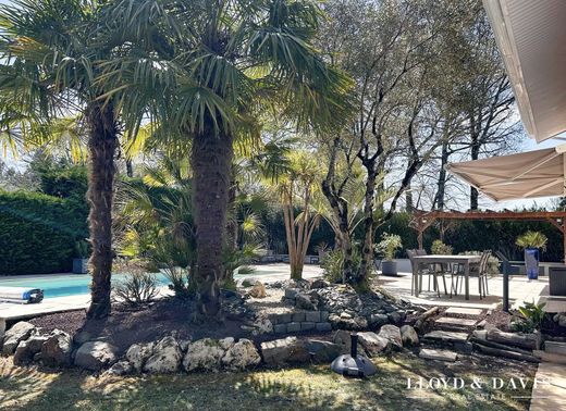 ‏בתי יוקרה ב  Saint-Jean-d'Illac, Gironde