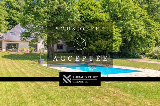 Luxury home in Montagnat, Ain