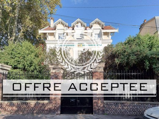 Luxury home in L'Île-Saint-Denis, Seine-Saint-Denis