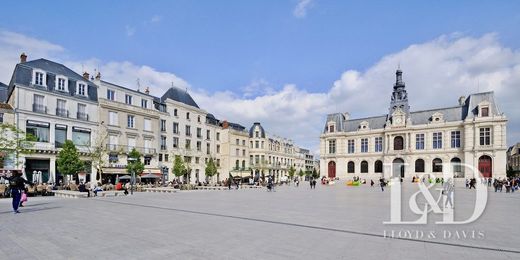 Apartment / Etagenwohnung in Poitiers, Vienne