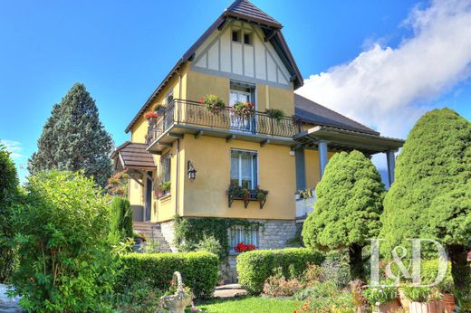 Casa de lujo en Saint-Pierre-d'Albigny, Saboya