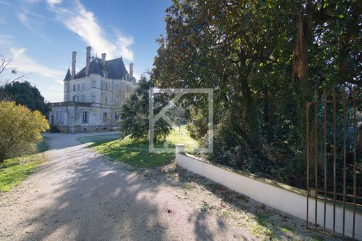 Luxus-Haus in Chantonnay, Vendée