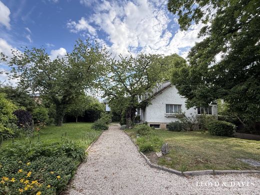Luxury home in Vaucresson, Hauts-de-Seine
