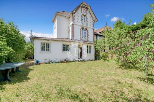Luxury home in Eaubonne, Val d'Oise