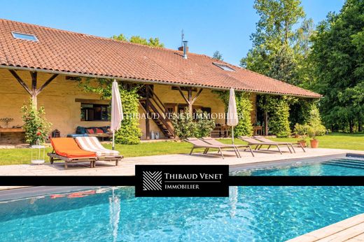 Casa di lusso a Bourg-en-Bresse, Ain