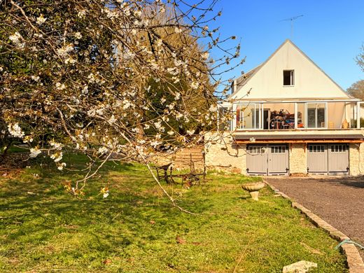 Luxury home in Chalo-Saint-Mars, Essonne