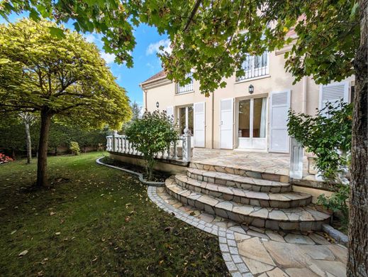Casa di lusso a Les Clayes-sous-Bois, Yvelines