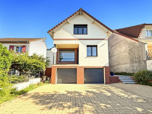 Luxury home in Ormesson-sur-Marne, Val-de-Marne