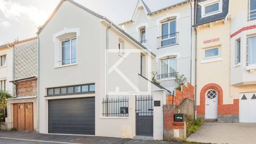 Le Mans, Sartheの高級住宅